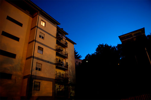 Luce accesa dopo il terremoto.