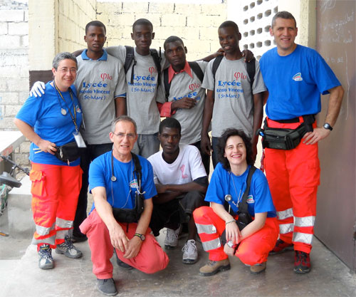 Gli infermieri volonatri ad Haiti.