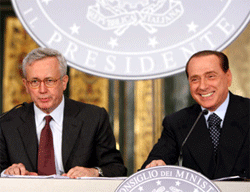 Berlusconi e Tremonti sono nella stessa barca.