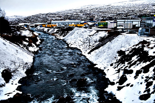 Akureyri: Cantieri navali, industrie ittiche.