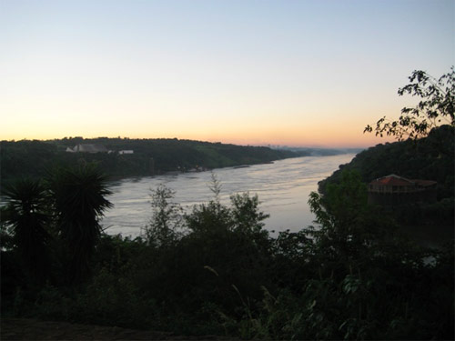 Avenida Tres Fronteras condurrà migliiaia di curiosi fin qua, sempre.