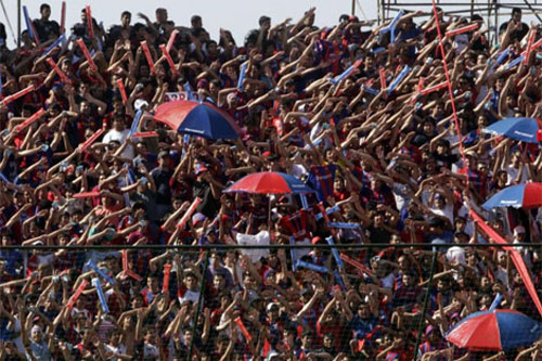 hinchas (tifosi) del Cerro Porteño
