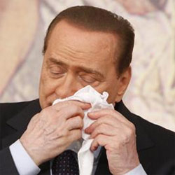 Berlusconi che piange